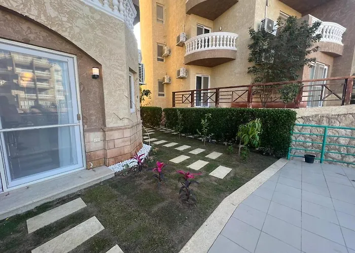 Deluxe Brand New Apartment