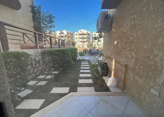 Deluxe Brand New Apartment *