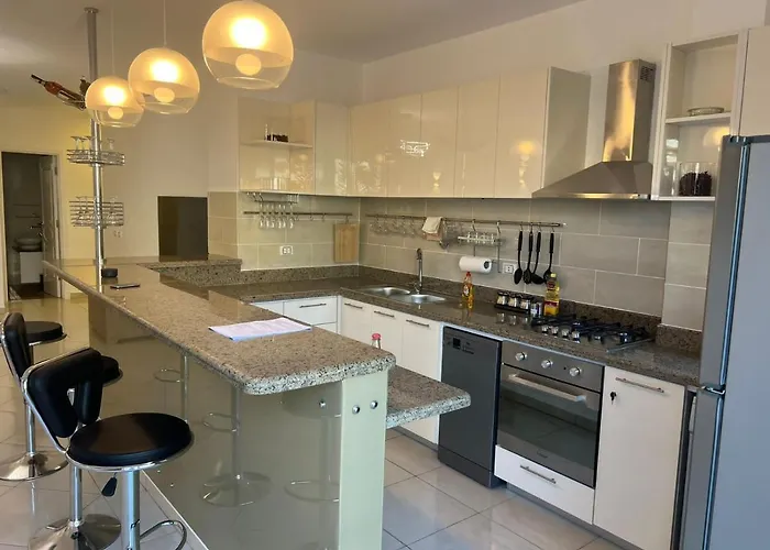 Deluxe Brand New Apartment *