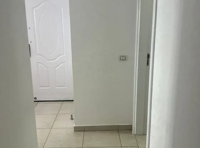 Deluxe Brand New Apartment *